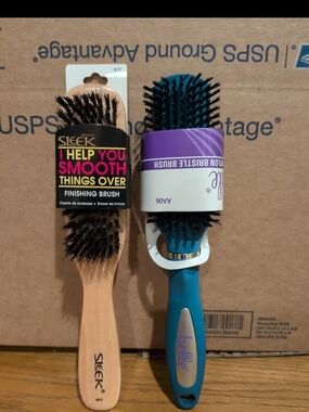 Sleek Finishing Brush + Teal Round Bristle Brush Duo